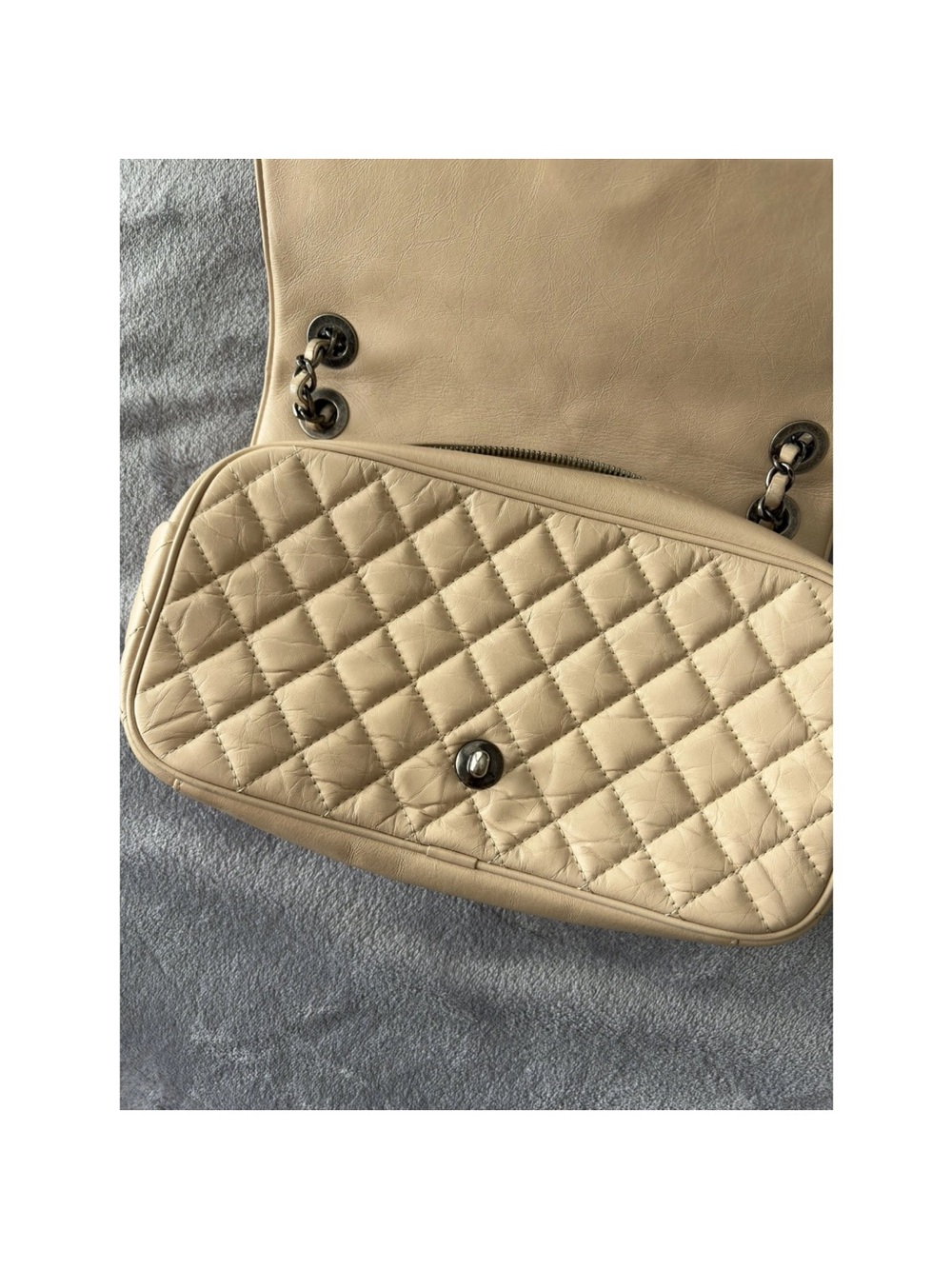 CHANEL Beige Quilted Flap Shoulder Bag with Chain Strap - Picture 9 of 14